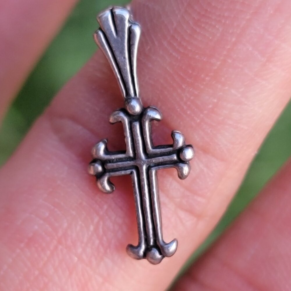 Vintage 925 sterling silver small ornate cross Christian necklace pendant